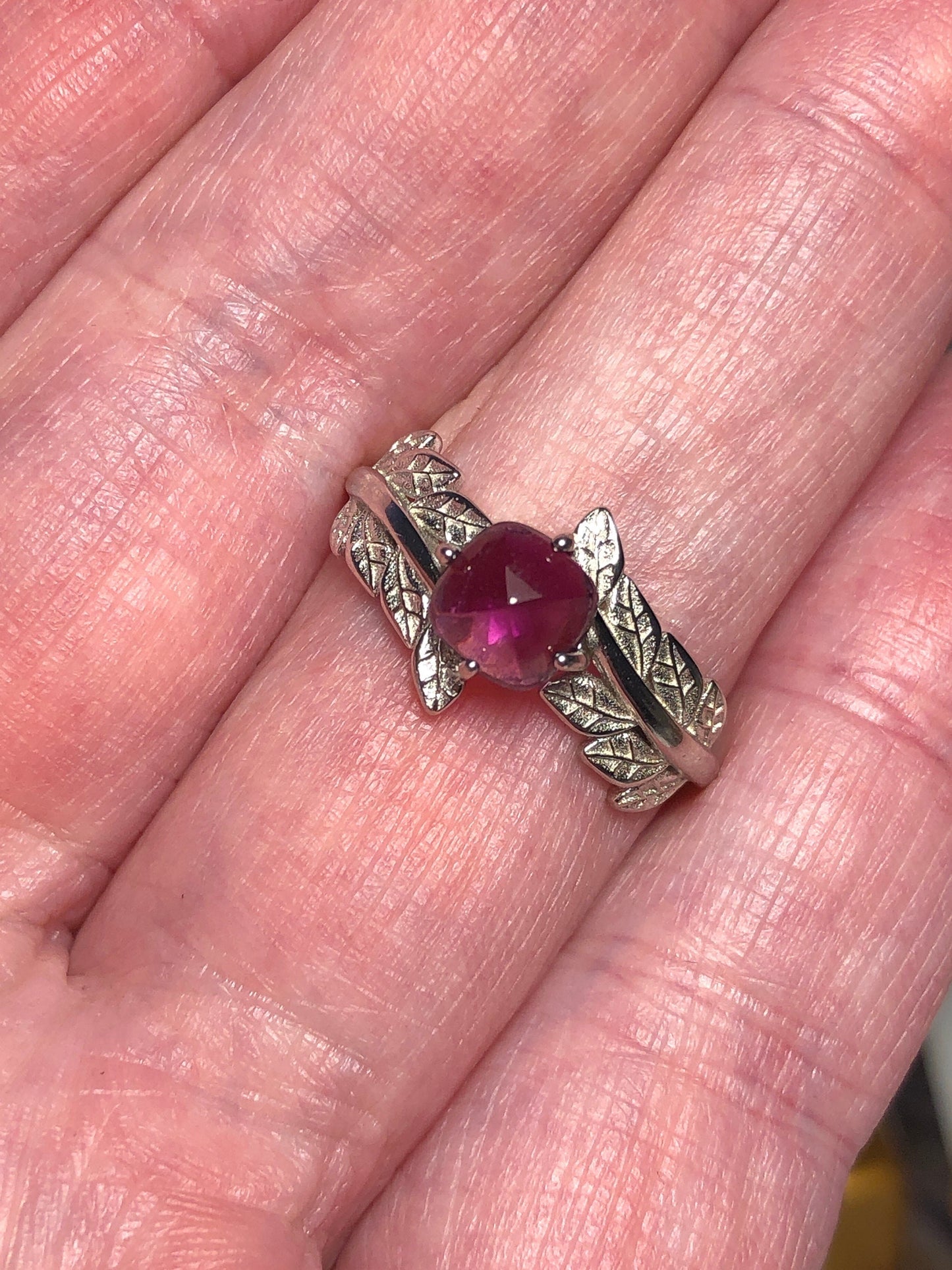 Nature Inspired Leaf Ring with Garnet Gemstone • 925 Sterling Silver • Adjustable • Gift Box