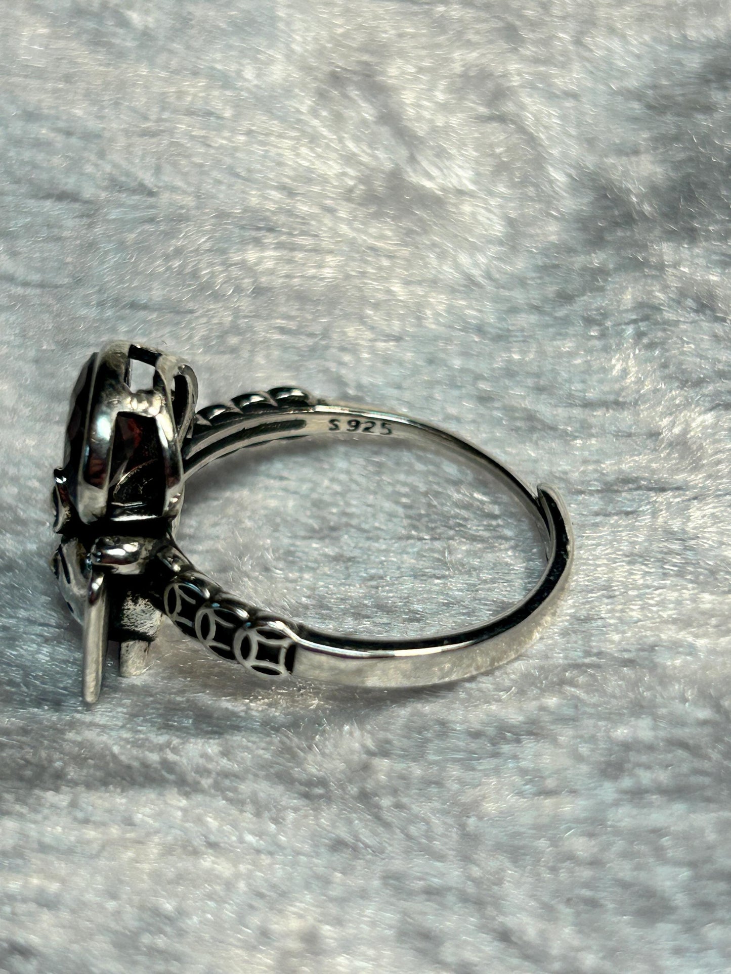 Waving Fortune Cat Ring with Faceted Garnet Gemstone • 925 Sterling Silver Lucky Cat Talisman • Adjustable • Gift Box