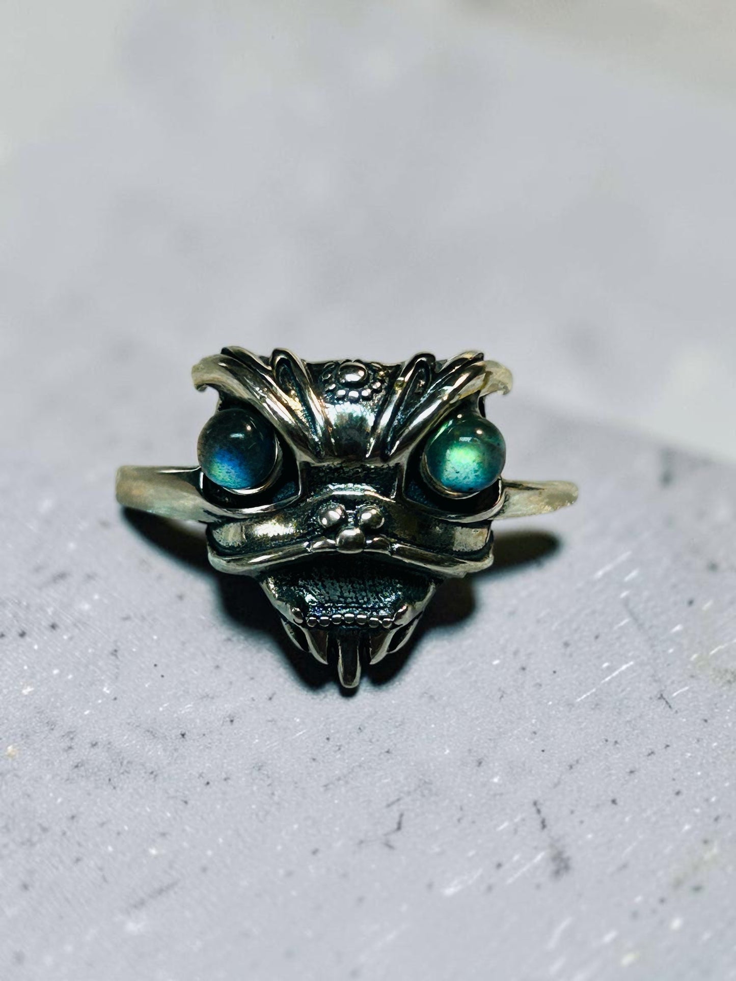 Oriental Lion Ring with Labradorite Gemstones • 925 Sterling Silver • Adjustable • Gift Box