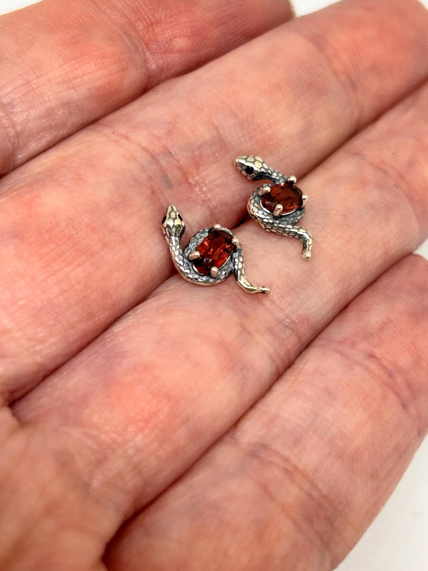 Snake Stud Earrings with Faceted Garnet Gemstones • 925 Sterling Silver • Gift Box