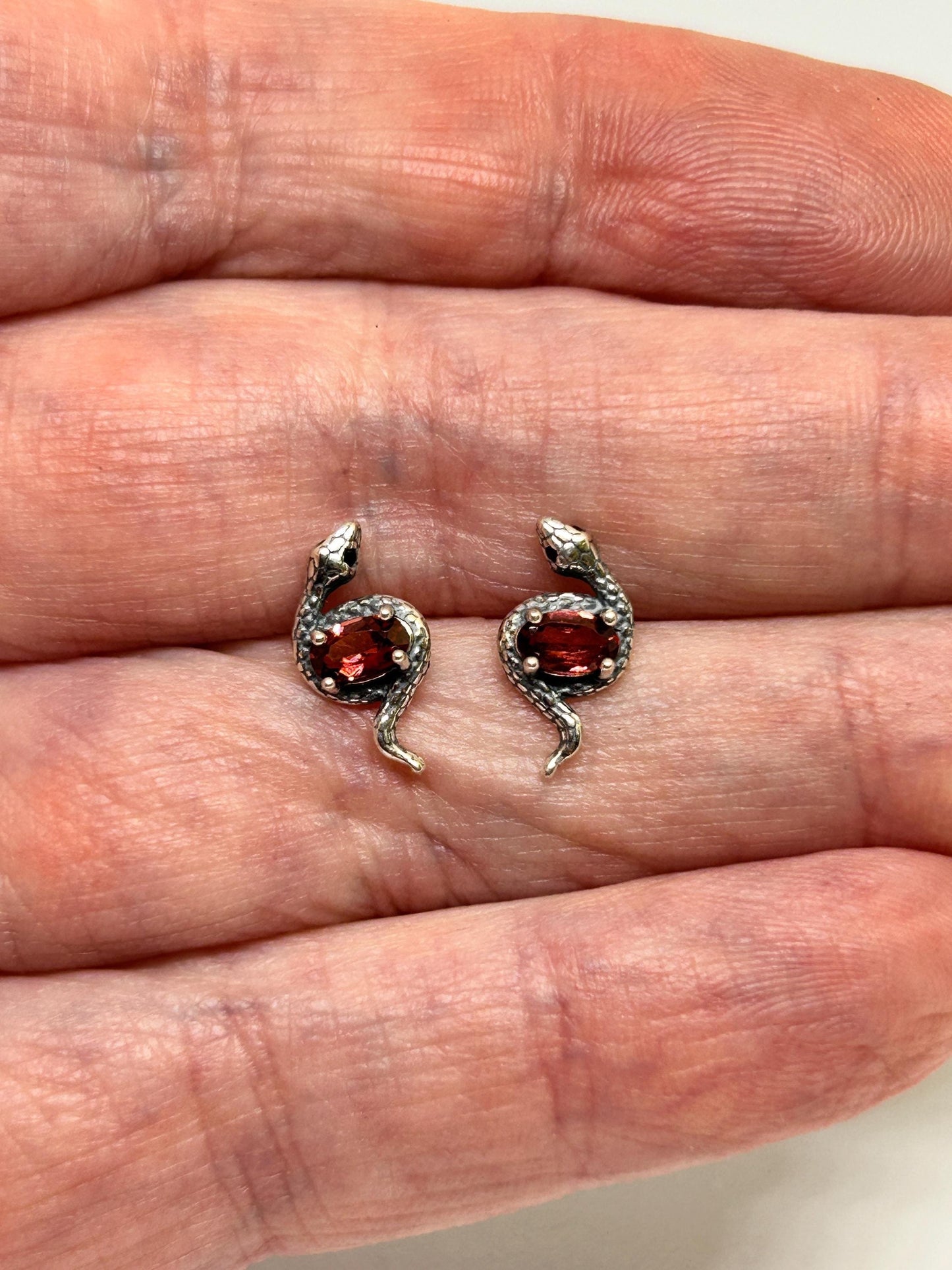 Snake Stud Earrings with Faceted Garnet Gemstones • 925 Sterling Silver • Gift Box