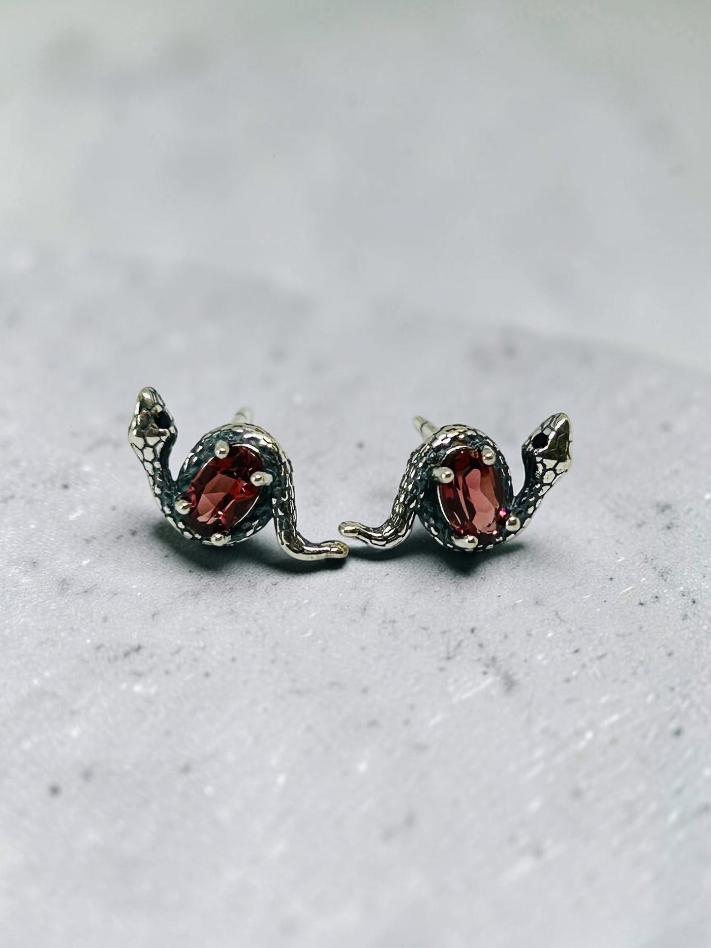 Snake Stud Earrings with Faceted Garnet Gemstones • 925 Sterling Silver • Gift Box