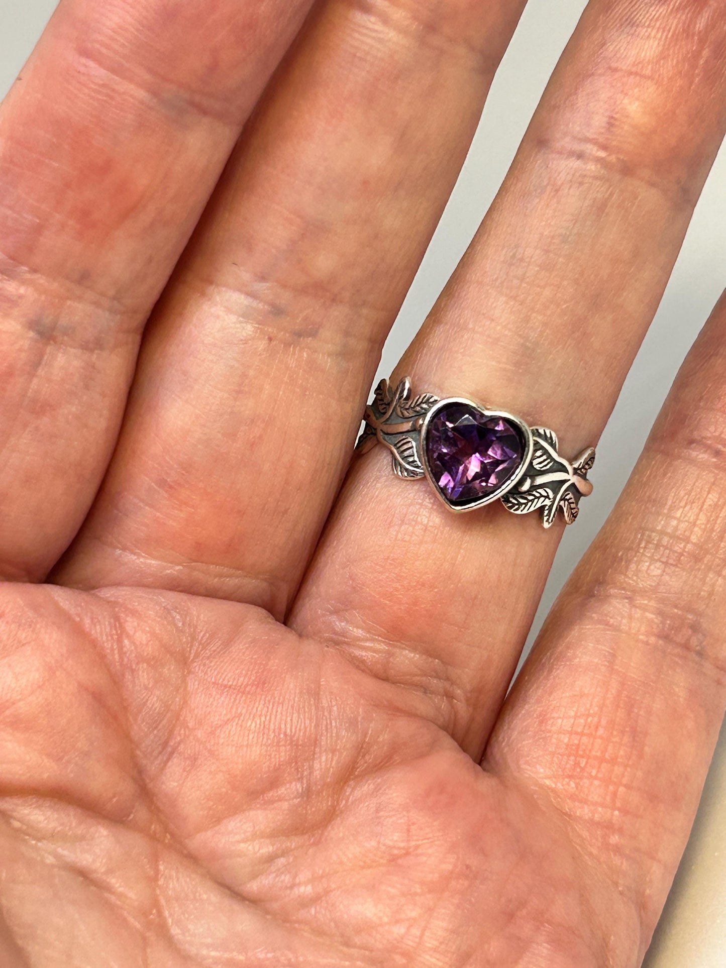 Crystal Heart Ring with Faceted Amethyst Gemstone • 925 Sterling Silver • Adjustable • Gift Box