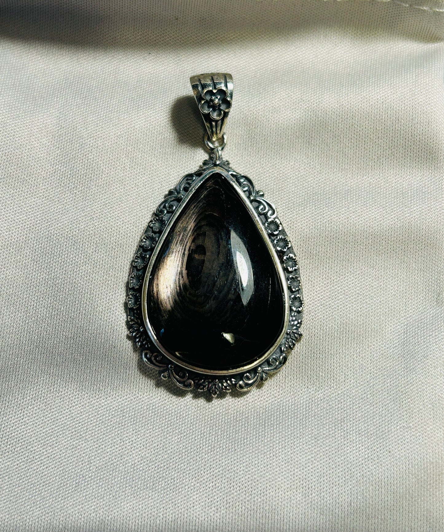 Hypersthene Teardrop Pendant in 925 Sterling Silver - Gothic Statement Jewellery Celtic Dragon Jewellery