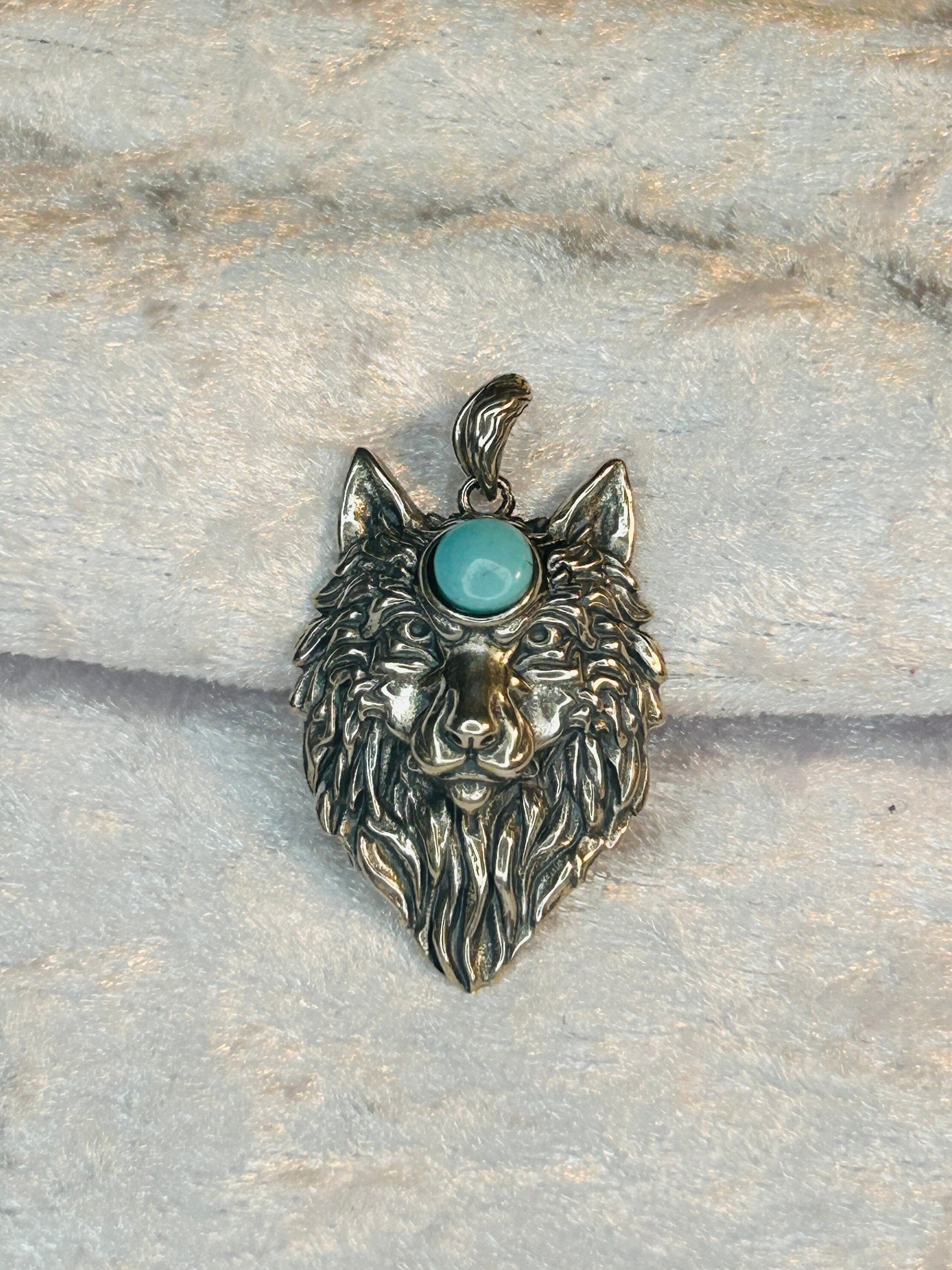 Turquoise Wolf Head Pendant in 925 Sterling Silver - Shaman Jewellery Celtic Dragon Jewellery