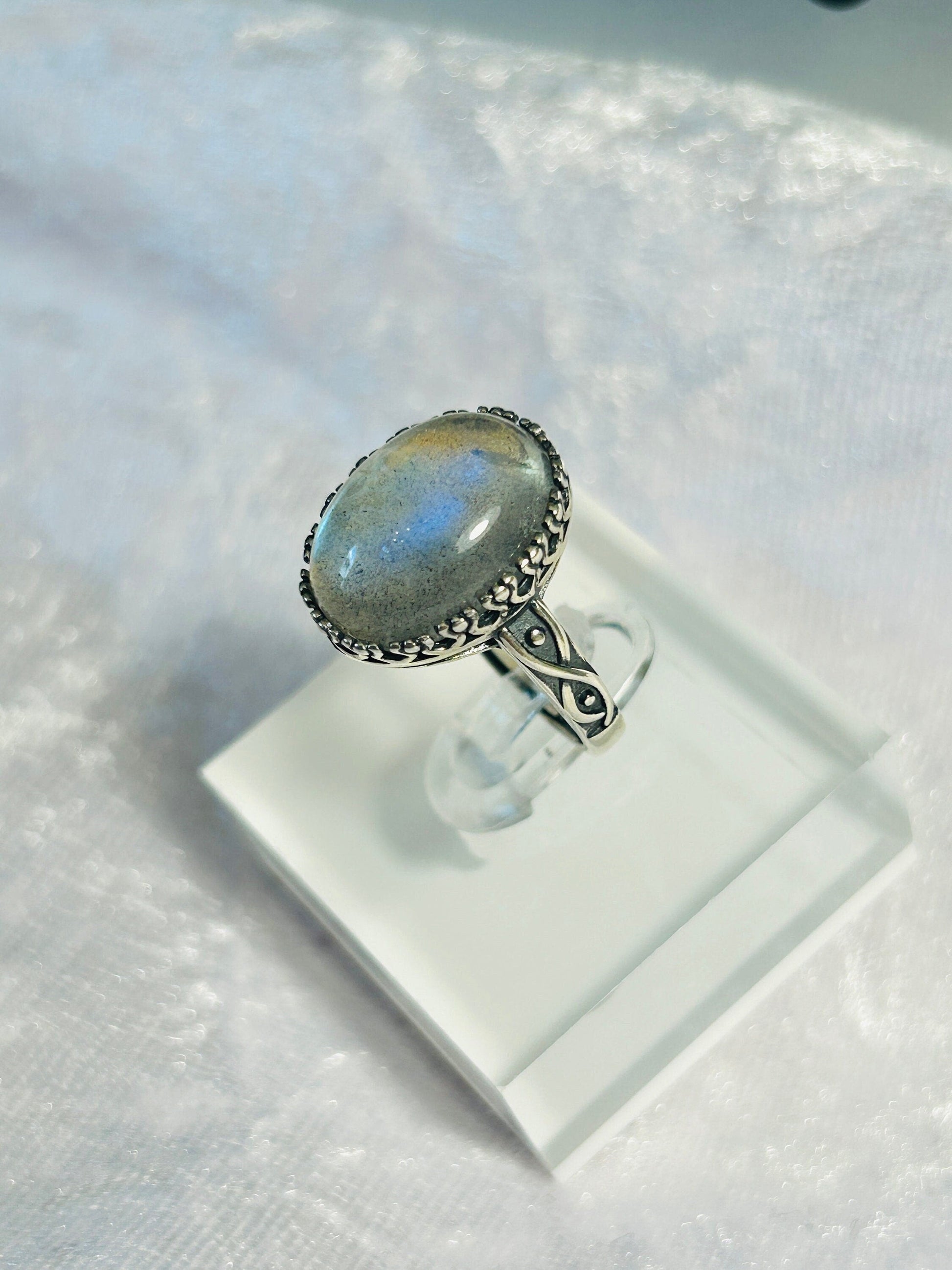 Oval Labradorite Ring in 925 Sterling Silver - Adjustable Celtic Infinity Goth Jewellery Celtic Dragon Jewellery