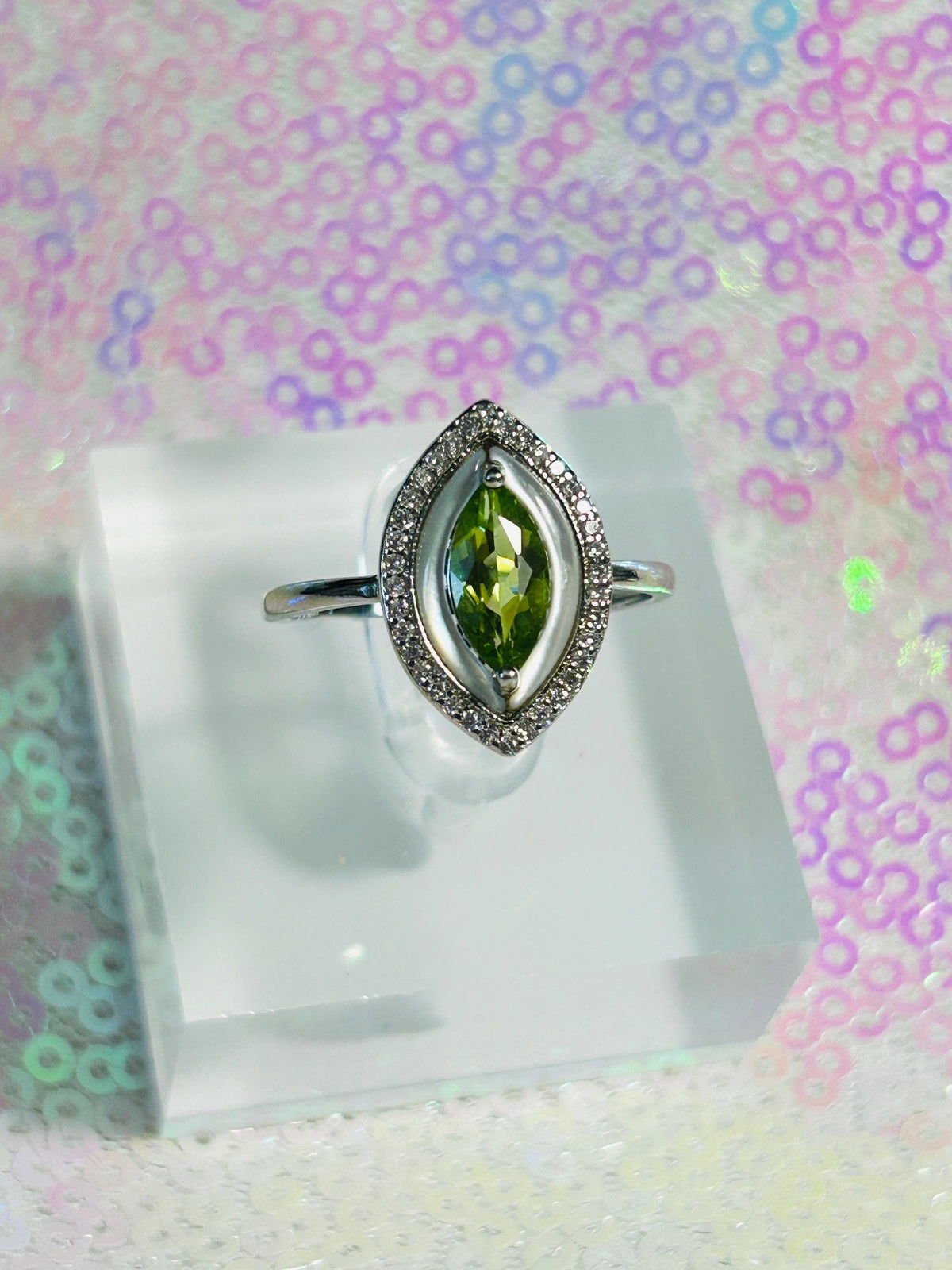 Shell Ring with Marquise Cut Peridot in 925 Sterling Silver - Adjustable Minimalist Jewellery Celtic Dragon Jewellery