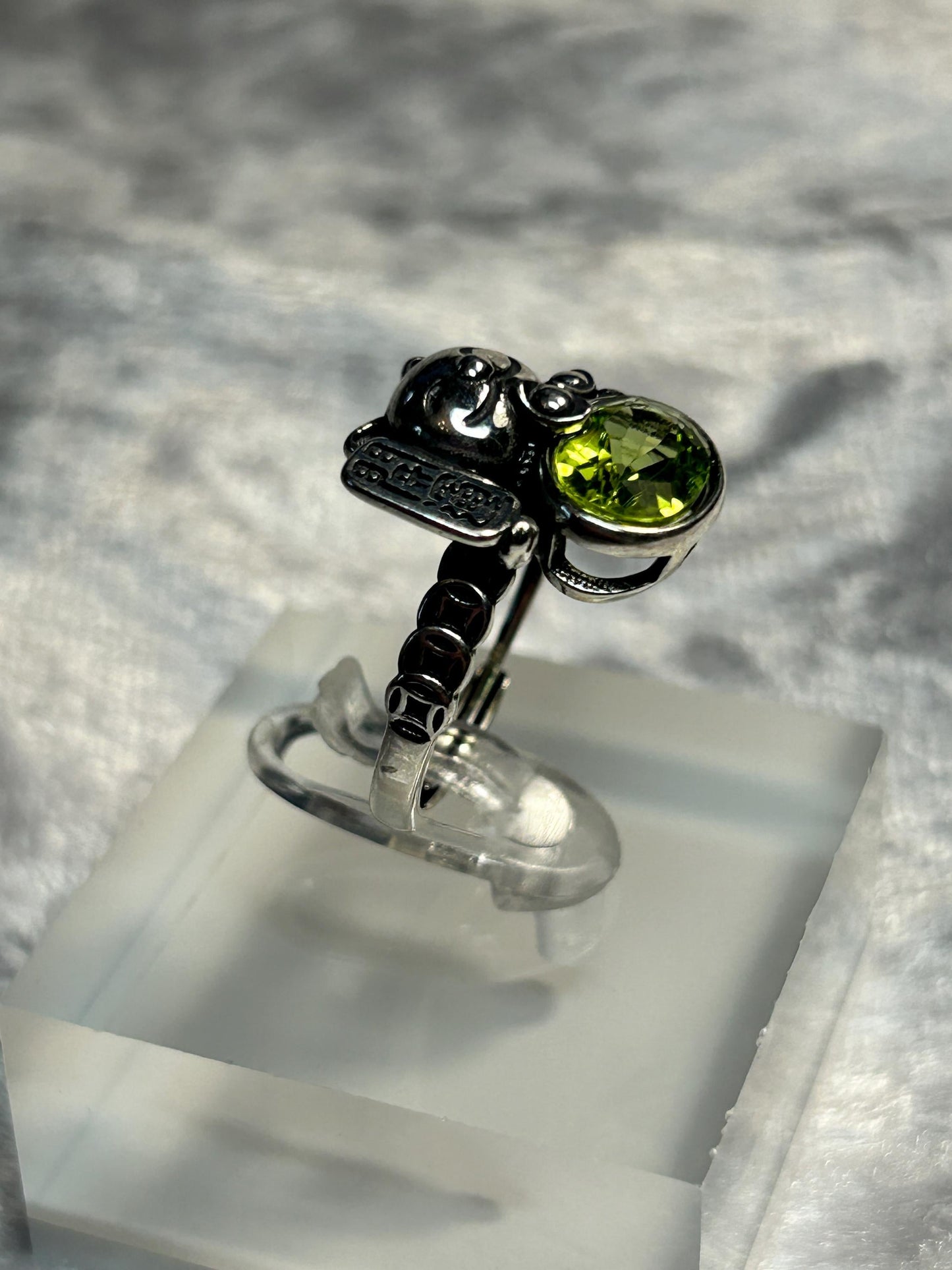 Waving Cat Ring with Peridot in 925 Sterling Silver - Adjustable Fortune Cat Jewellery Celtic Dragon Jewellery