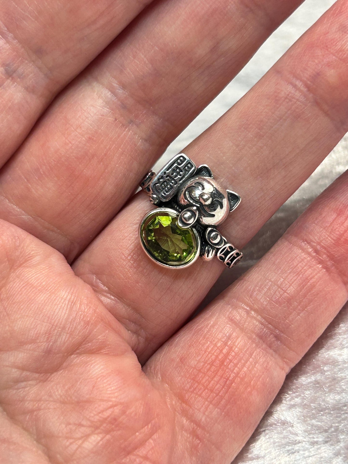 Waving Cat Ring with Peridot in 925 Sterling Silver - Adjustable Fortune Cat Jewellery Celtic Dragon Jewellery