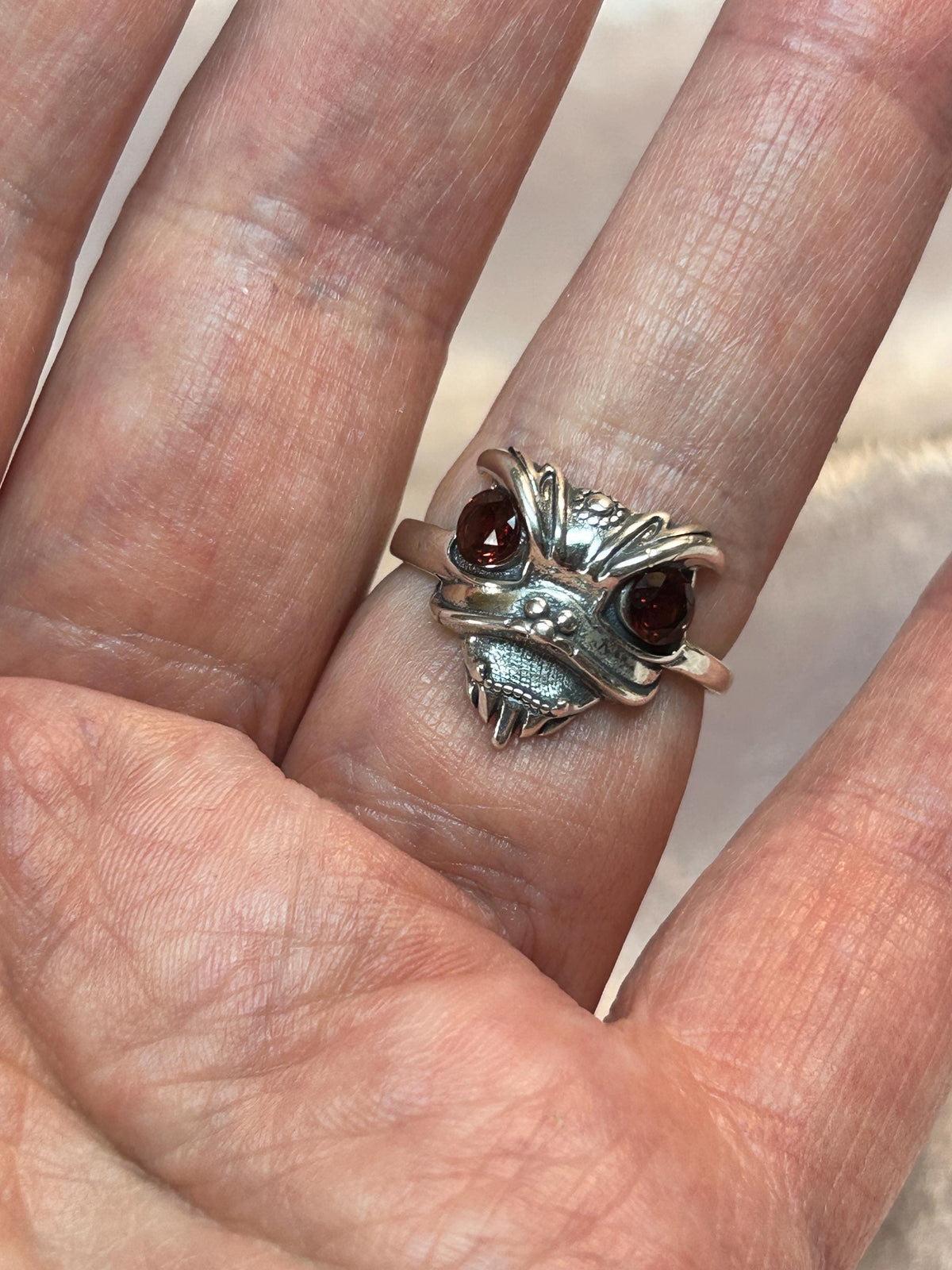 Foo Dog Ring with Garnet Eyes, in 925 Sterling Silver - Adjustable Temple Lion Jewellery Celtic Dragon Jewellery