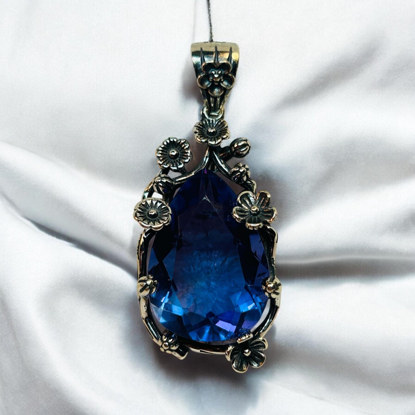 Blue Fluorite Floral Theme Pendant in 925 Sterling Silver - Gothic Statement Jewellery Celtic Dragon Jewellery