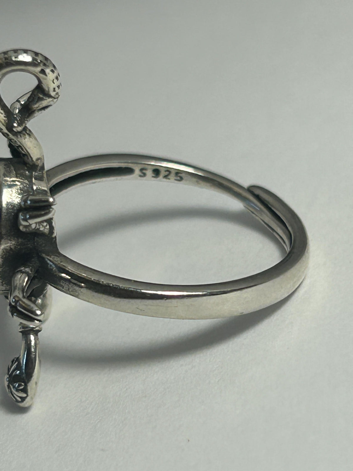 Scorpion Ring with Orange Labradorite in 925 Sterling Silver - Adjustable Goth Statement Jewellery Celtic Dragon Jewellery