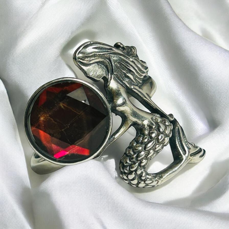 Large Mermaid Ring with Red Ammolite in 925 Sterling Silver - Adjustable Siren Goth Jewellery Celtic Dragon Jewellery