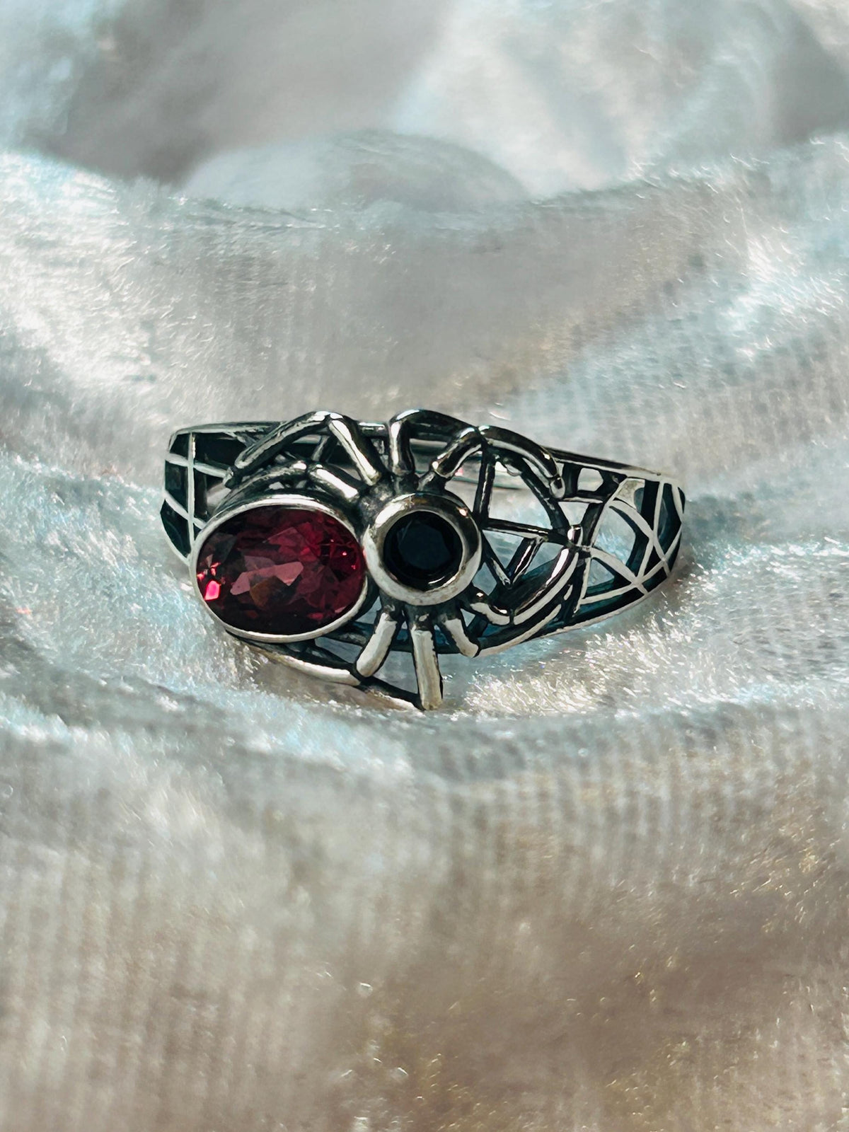 Spider Ring with Black Spinel & Garnet in 925 Sterling Silver - Adjustable Gothic Jewellery Celtic Dragon Jewellery