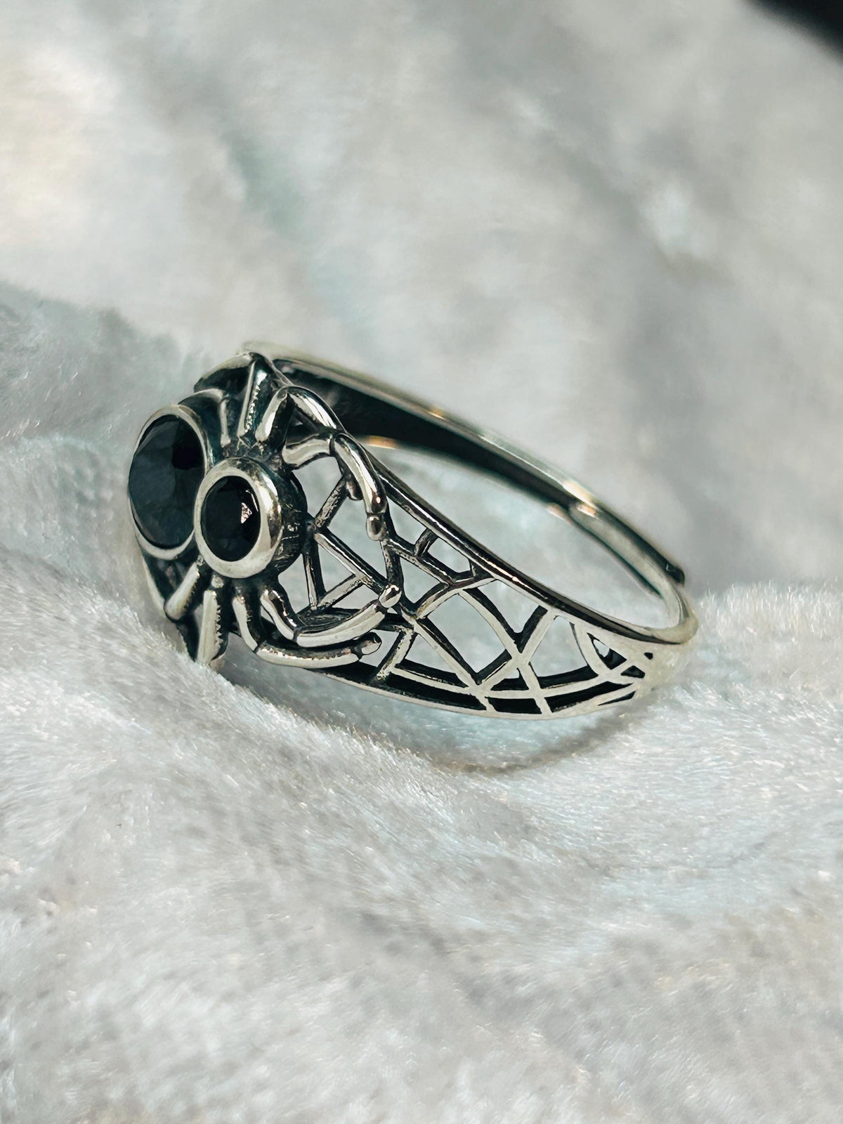 Spider Ring with Black Spinel in 925 Sterling Silver - Adjustable Gothic Jewellery