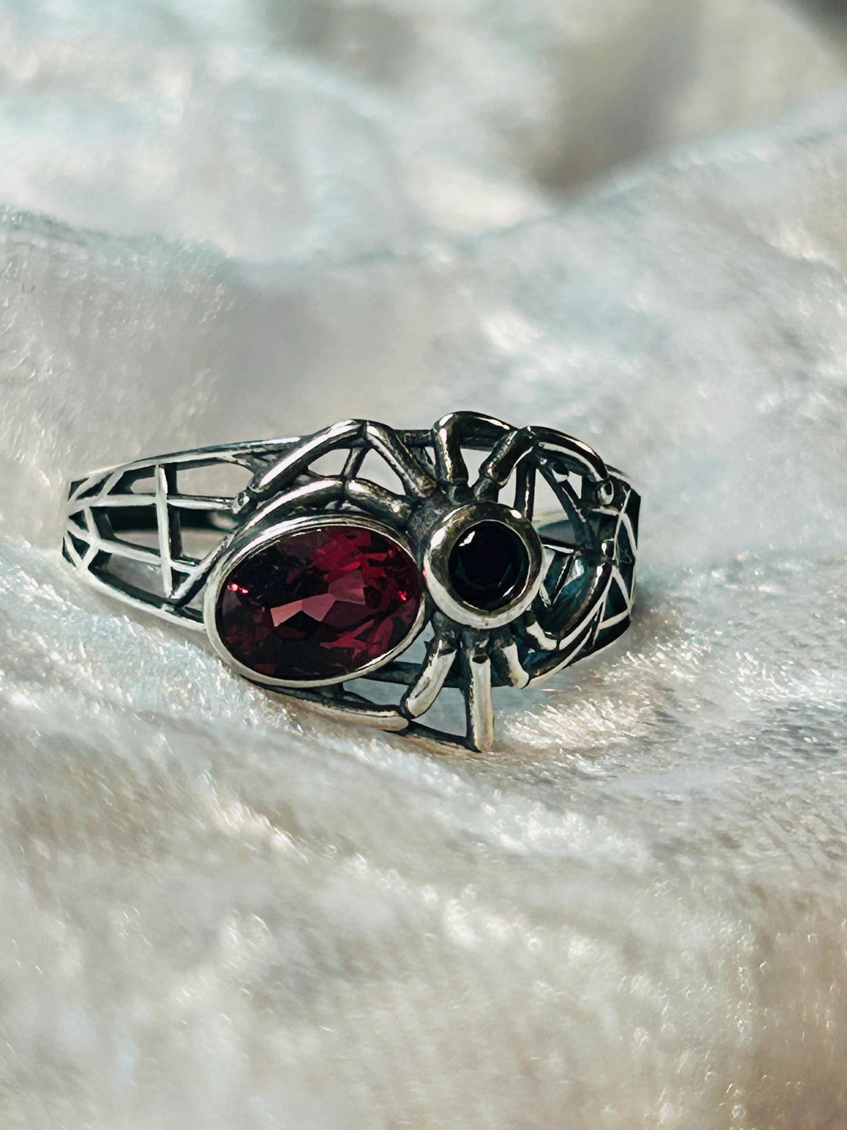 Spider Ring with Black Spinel & Garnet in 925 Sterling Silver - Adjustable Gothic Jewellery Celtic Dragon Jewellery