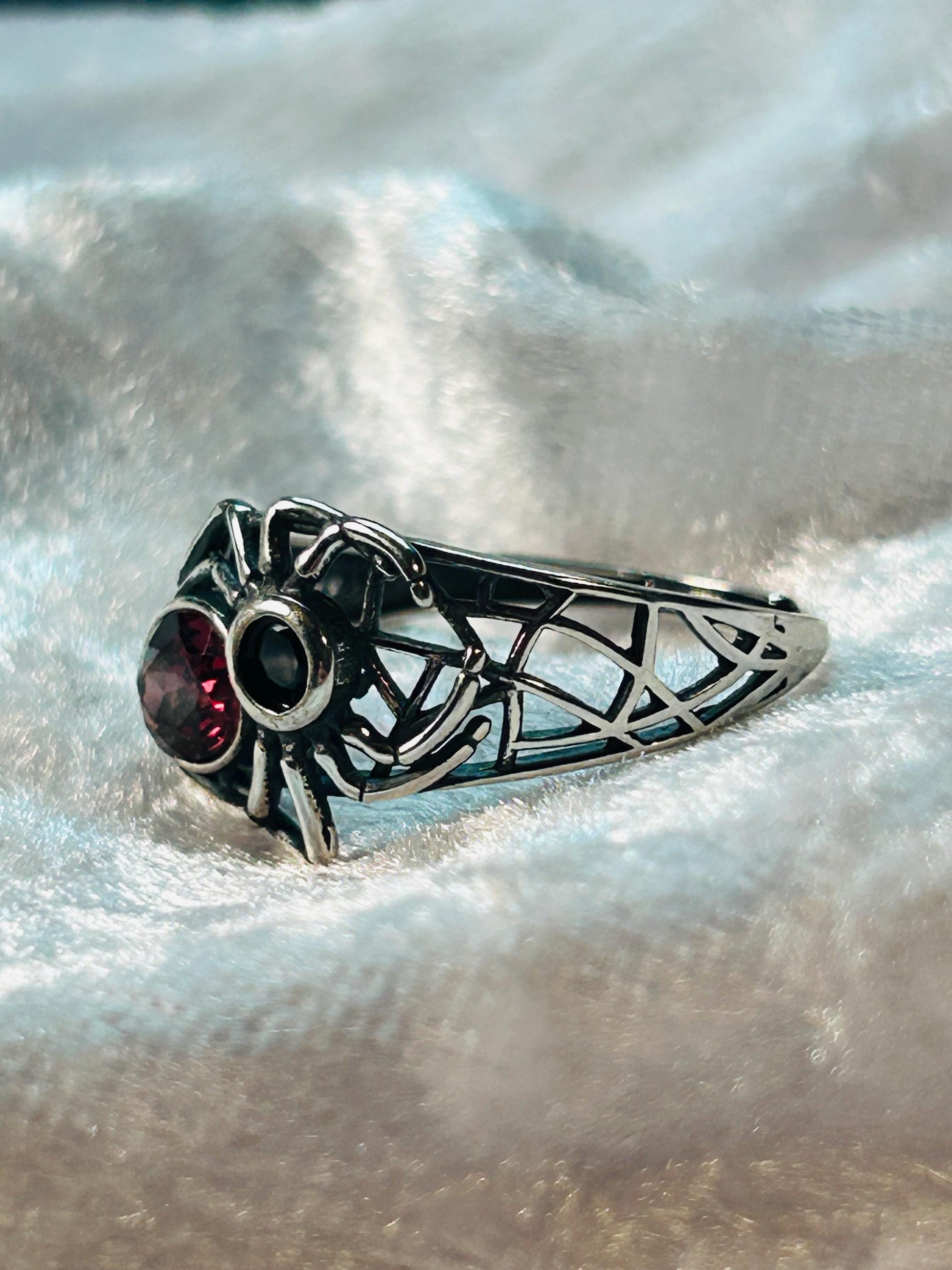 Spider Ring with Black Spinel & Garnet in 925 Sterling Silver - Adjustable Gothic Jewellery Celtic Dragon Jewellery